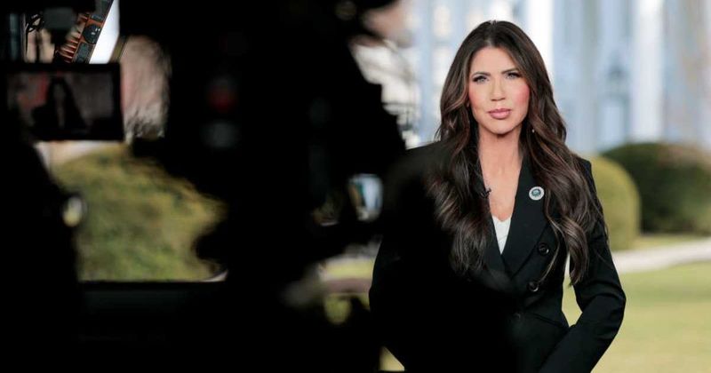 Thief who stole Noem’s handbag during DC dinner gets 3-year prison sentence