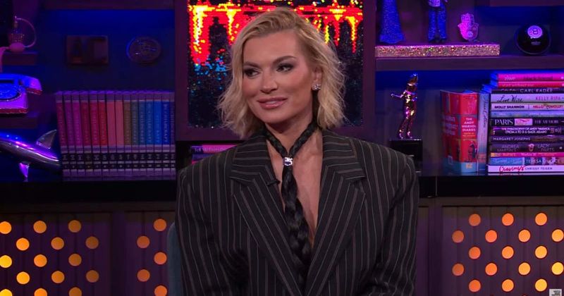 ‘Summer House’ star Lindsay Hubbard takes subtle jab at Amanda and West with horsehair tie on 'WWHL'