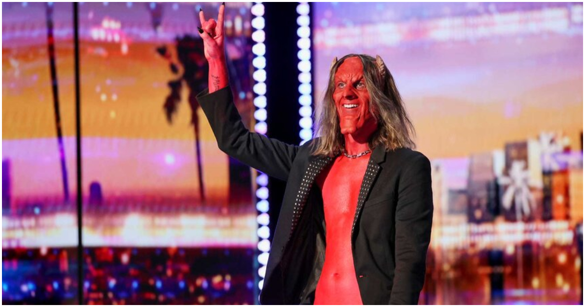 A still of Marcus Monroe as Lou from 'AGT' Season 21 audition round (Image Source: NBC | Photo by Trae Patton)