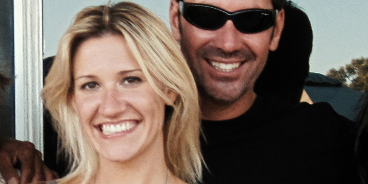 A still from 'A Toxic Love Story' documentary (Image Source: Netflix)