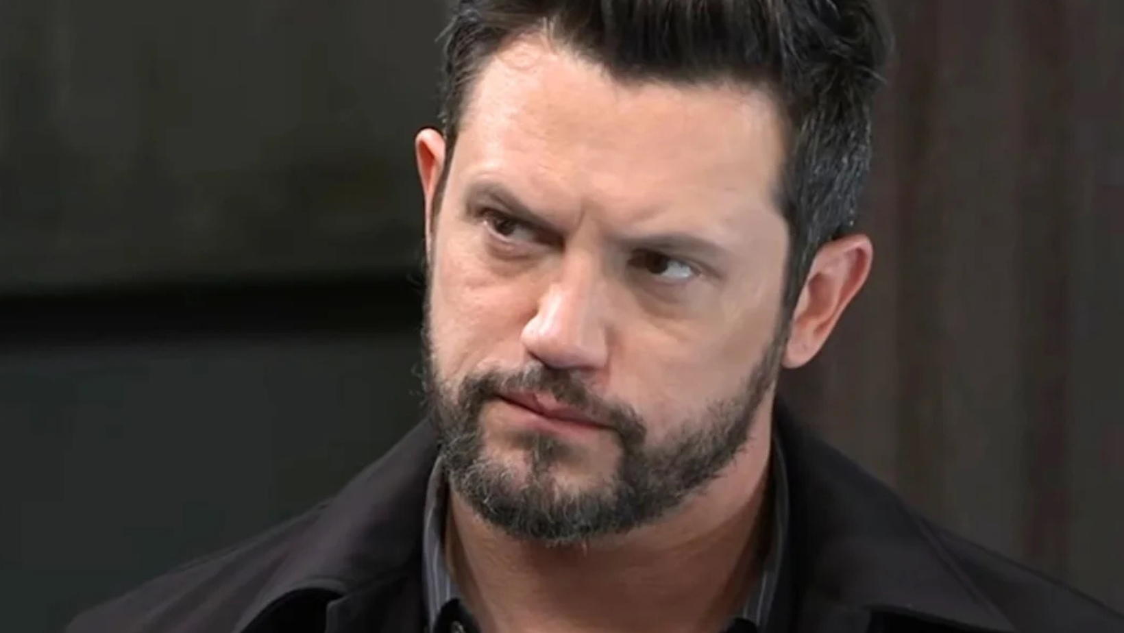 Nathan Dean as Ethan Lovett