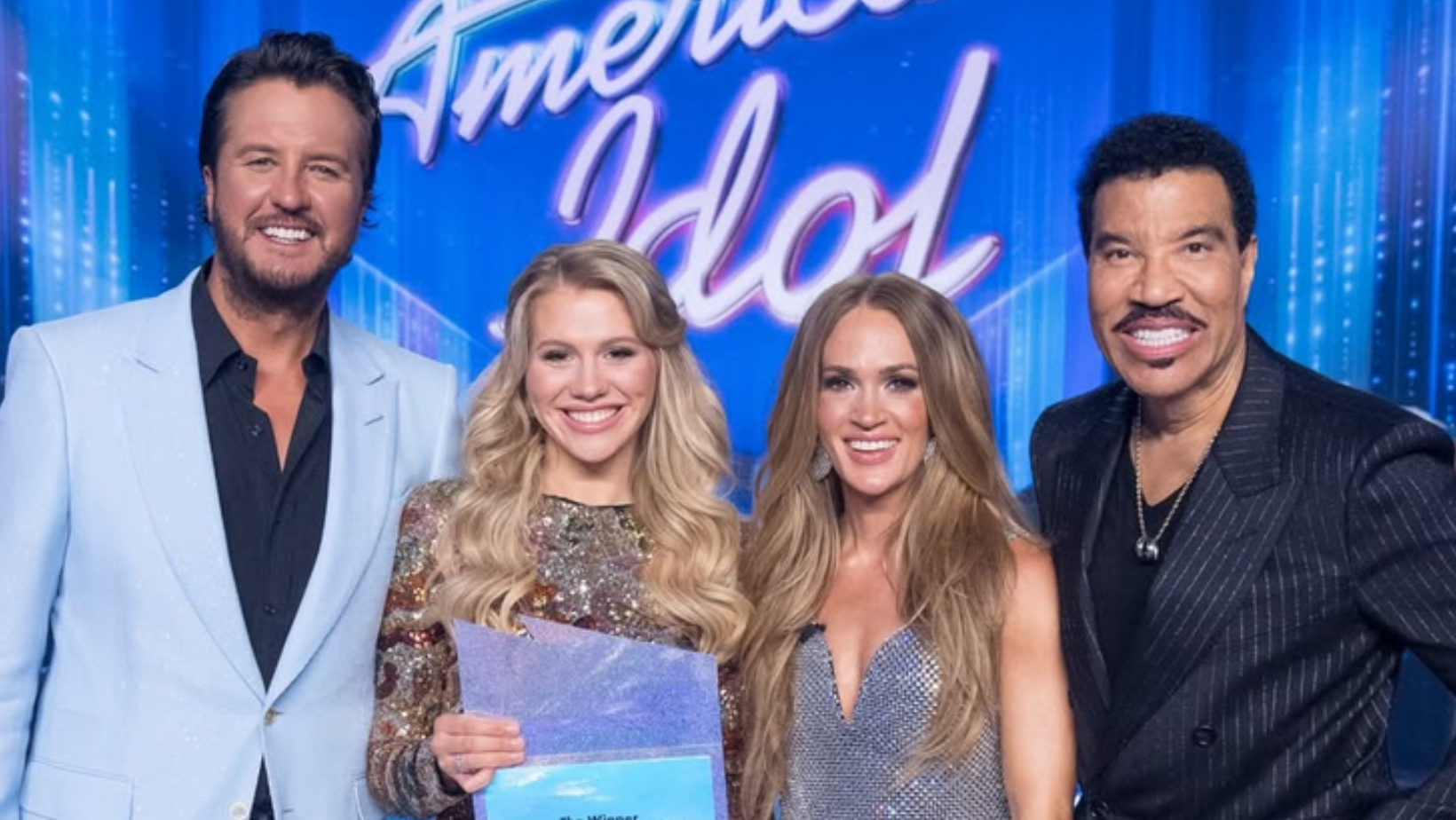(L-R) Luke Bryan, Season 24 winner Hannah Harper, Carrie Underwood and Lionel Richie pose on the ‘American Idol’ stage (Image Source: Instagram | @americanidol)