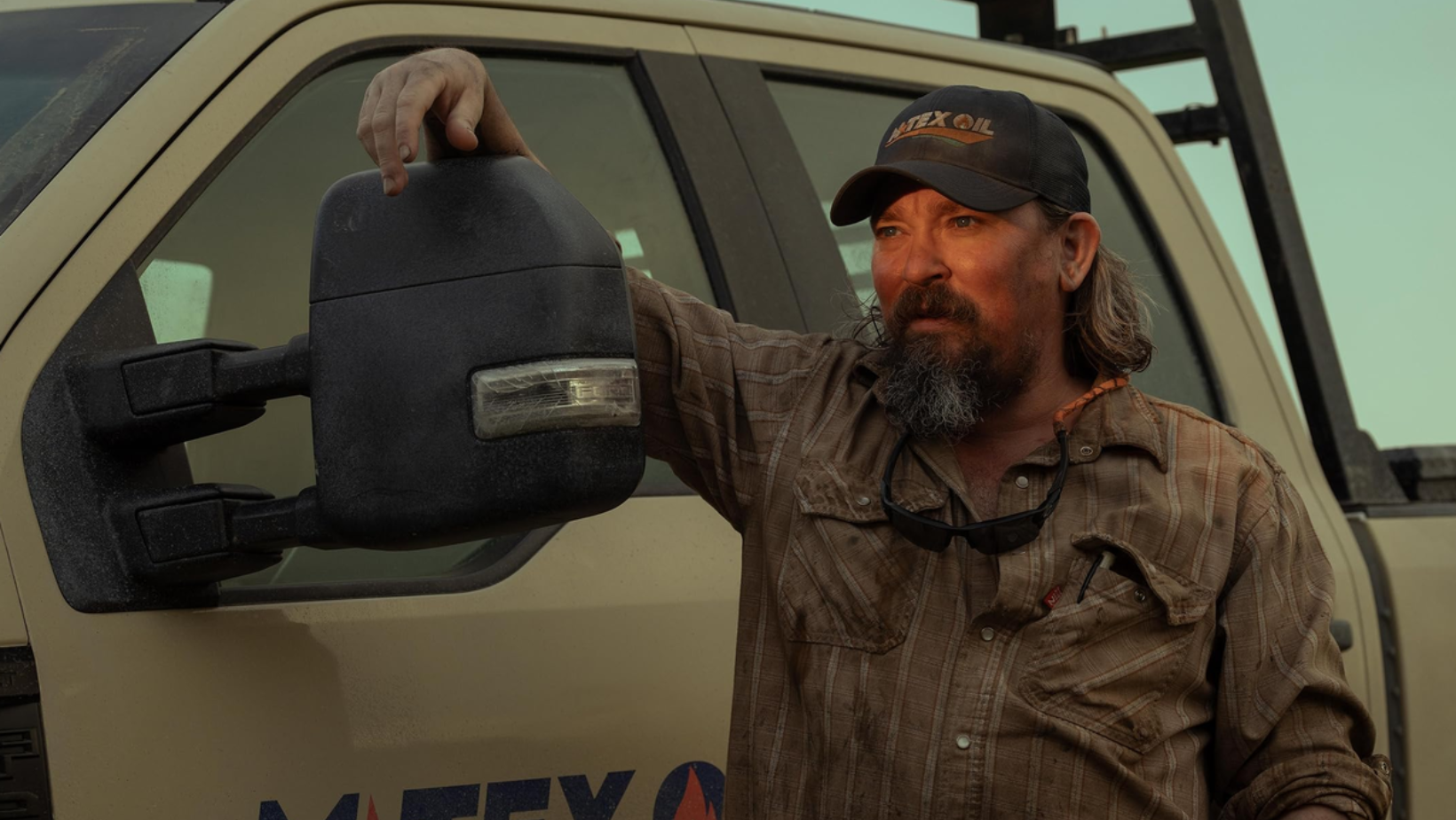 James Jordan as Dale Bradley in ‘Landman’ (Cover Image Source: Paramount+ | Photo by Emerson Miller)