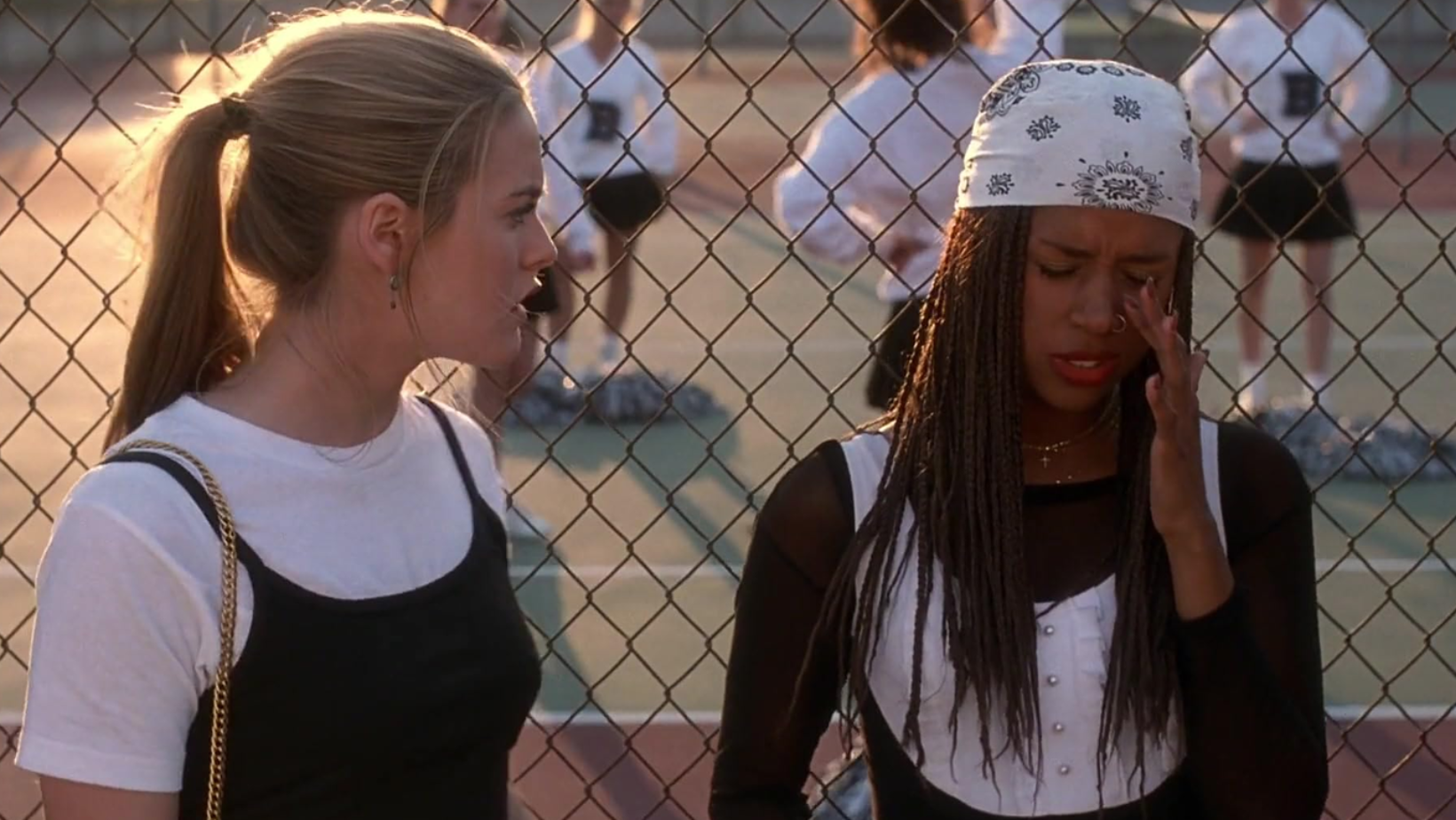 Alicia Silverstone as Cher Horowitz and Stacey Dash as Dionne Davenport in ‘Clueless’ (Image Source: Paramount Pictures)