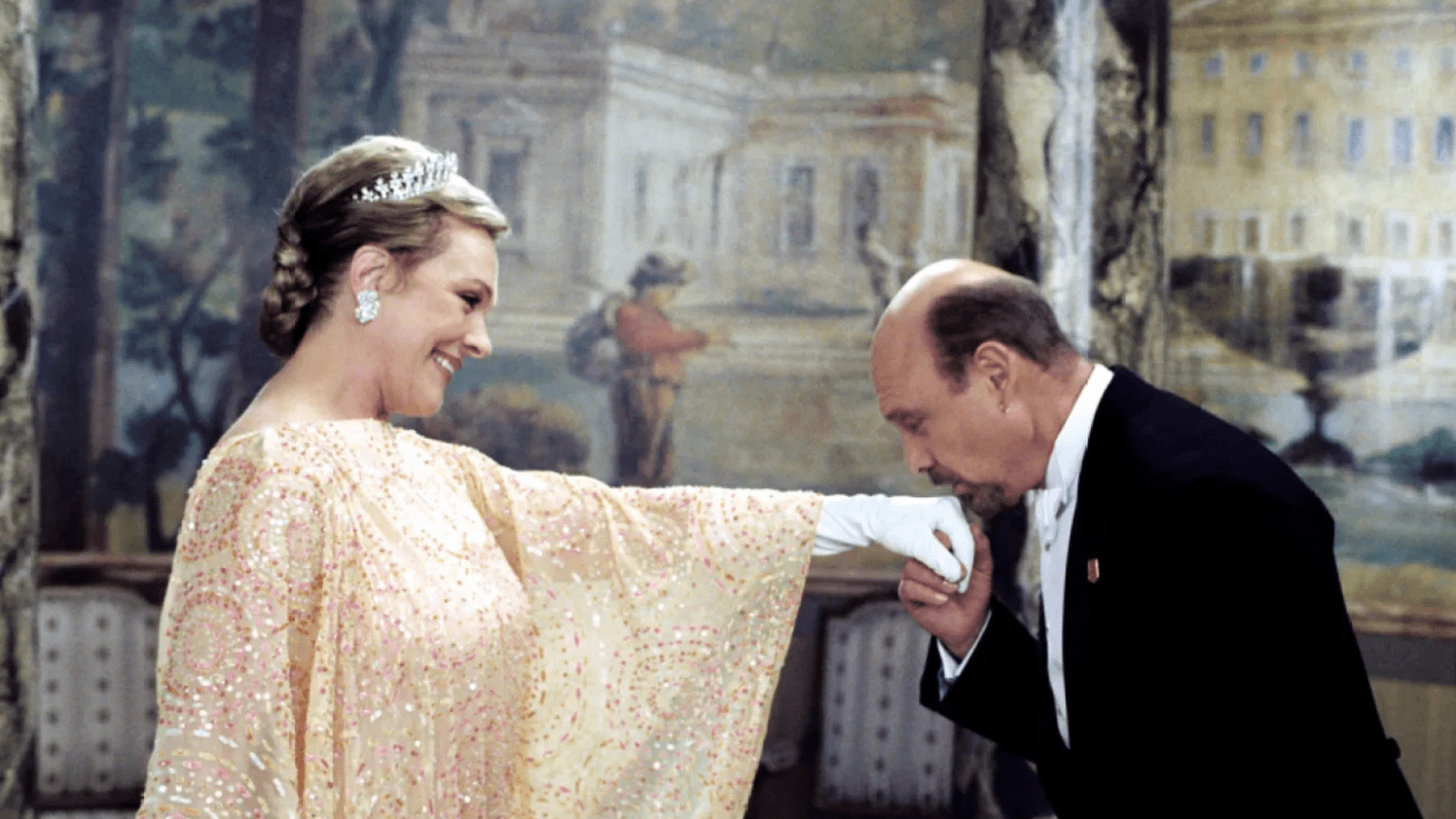 A still of Queen Clarisse and Joe in 'The Princess Diaries'