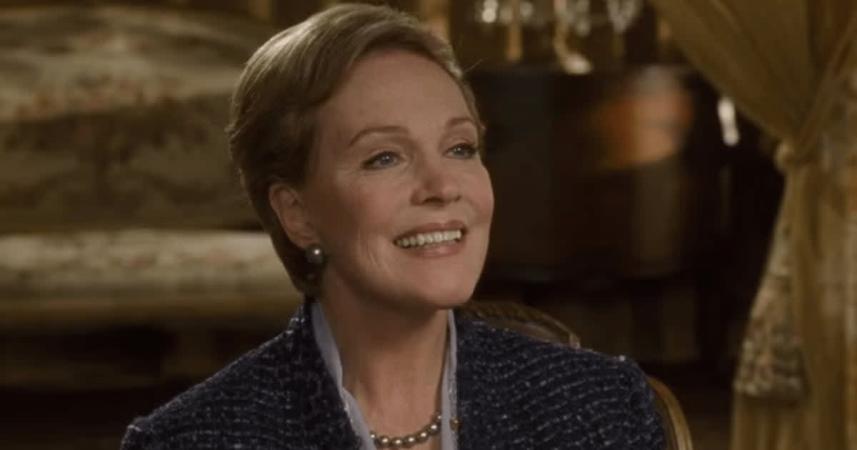 A still of Queen Clarisse from 'The Princess Diaries' (Image Source: Disney)