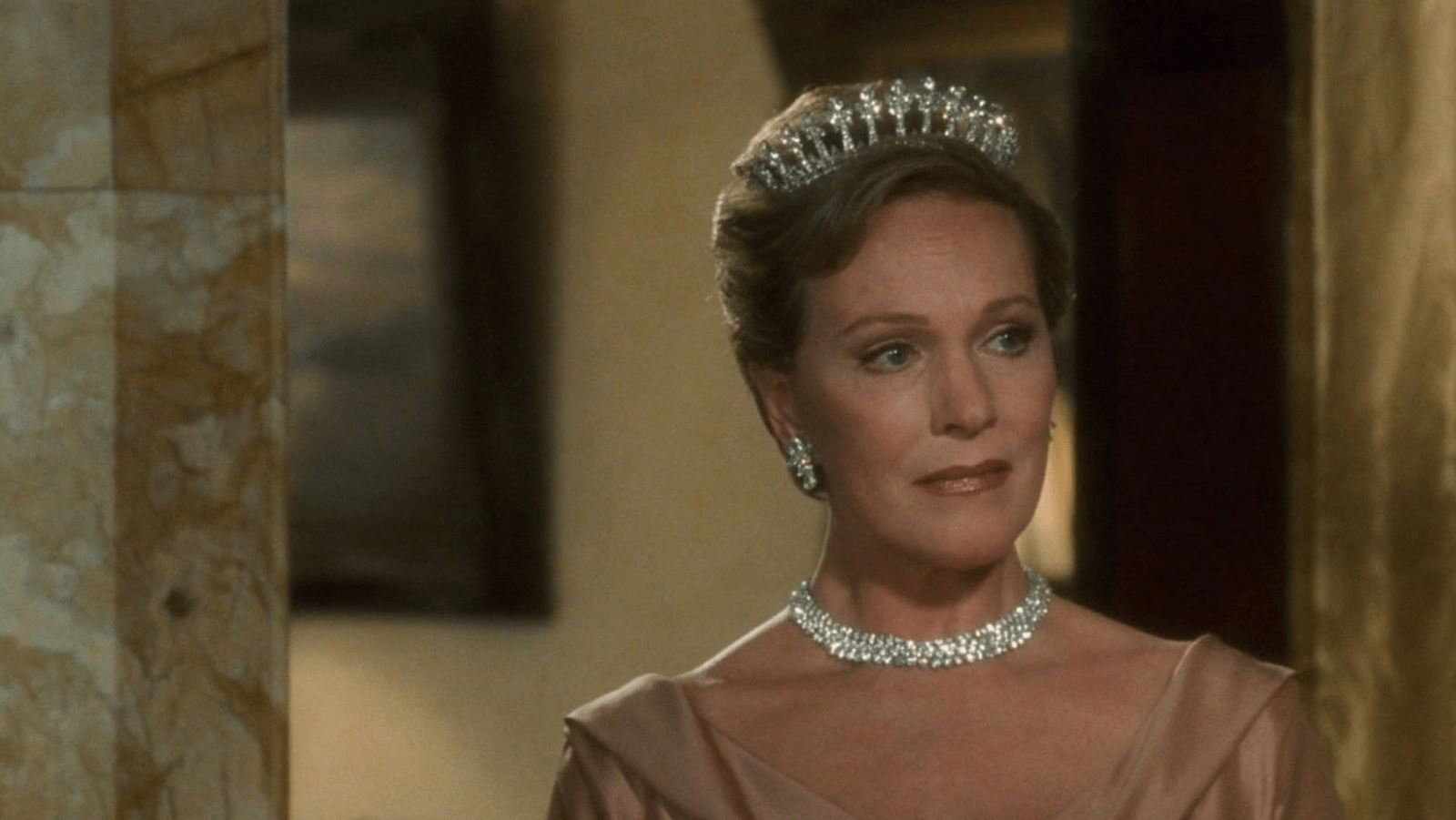 A still of Queen Clarisse from 'The Princess Diaries'