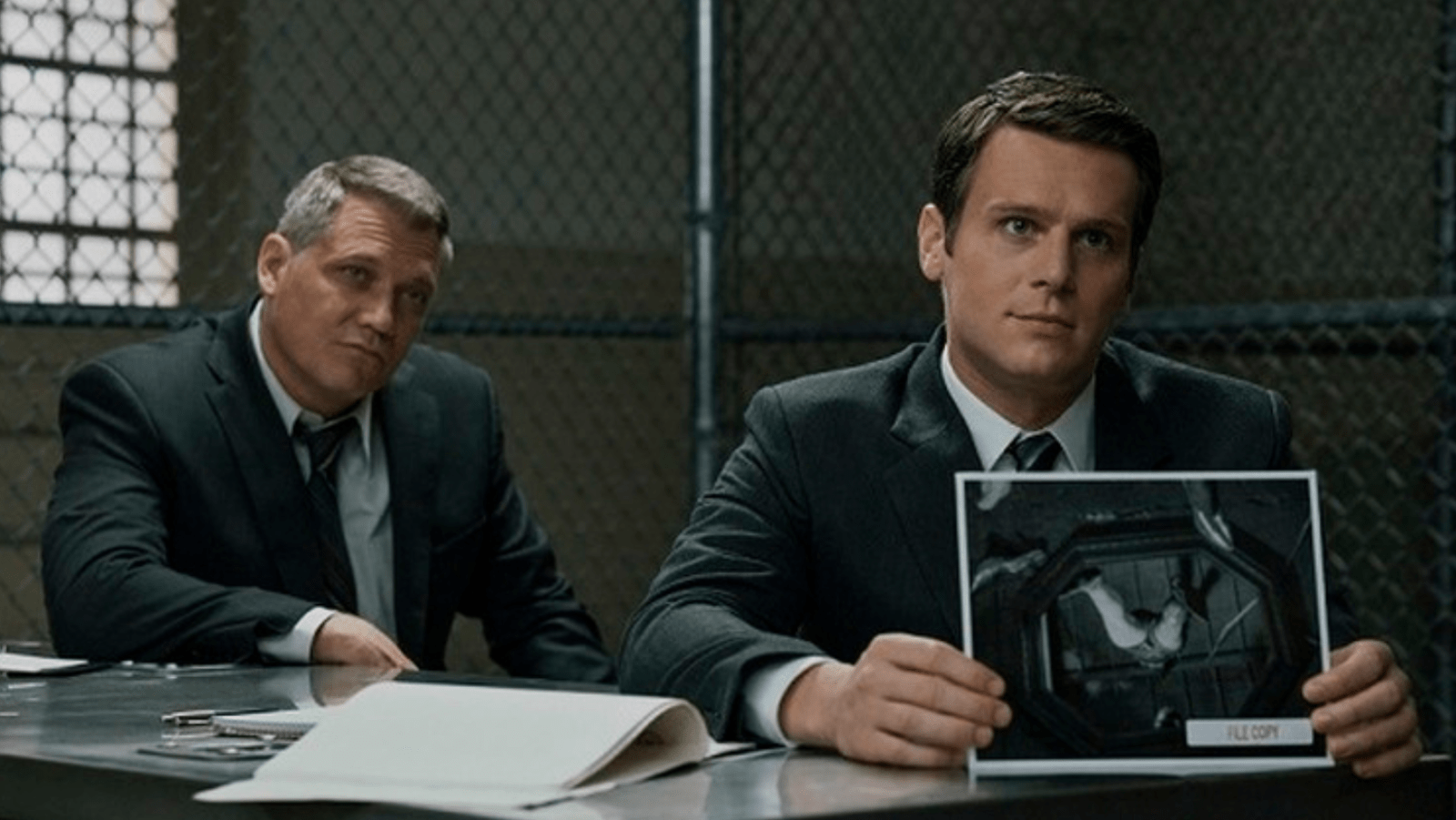 A still of Holden from 'Mindhunter'