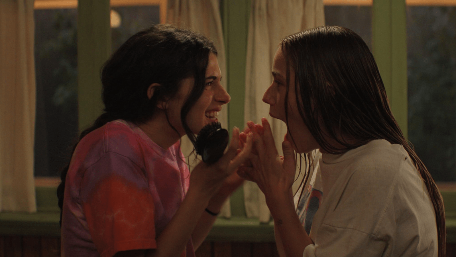 Annie Jacobson (Ella Rubin) and Ramona (Amélie Hoeferle) in a still from ‘Sterling Point’ (Image Source: Prime Video)