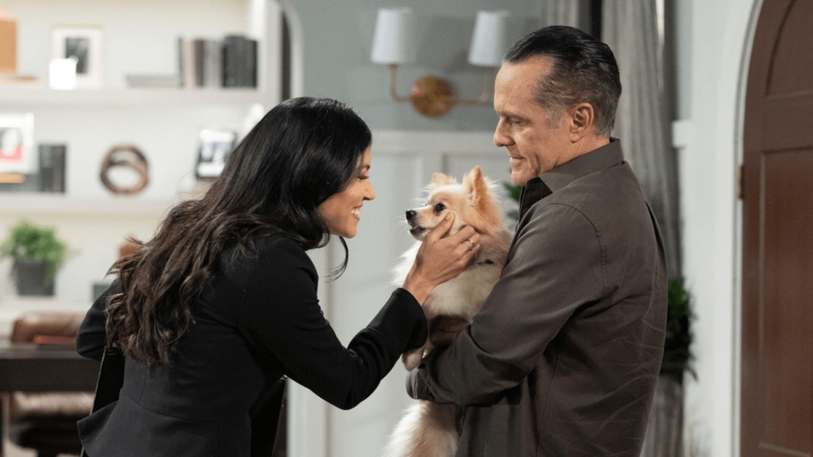 Justine Turner (Nazneen Contractor) pets Fizz as Sonny Corinthos (Maurice Benard) holds the Pomeranian in ‘General Hospital’ (Image Source: ABC)