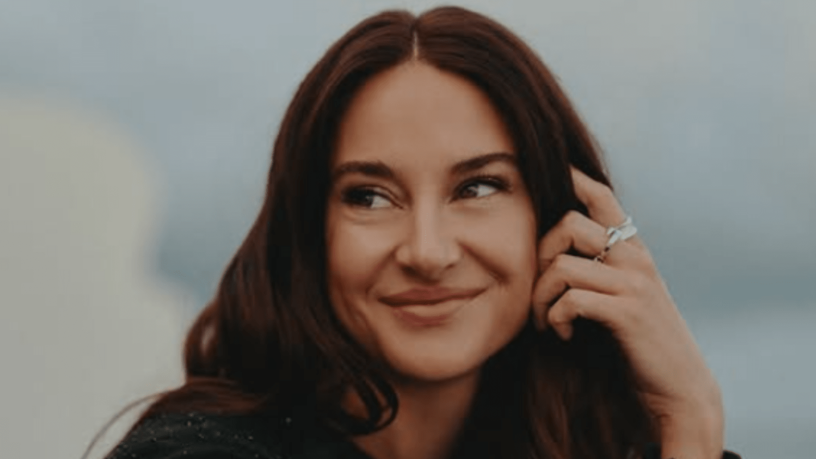 Shailene posing for the camera