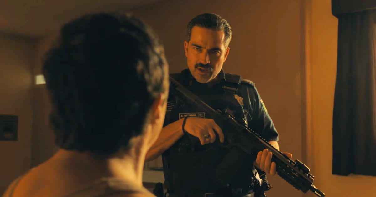 Alfonso Herrera as Carmona and  Hector Kotsifakis as El Chapo in a still from 'Facing El Chapo'