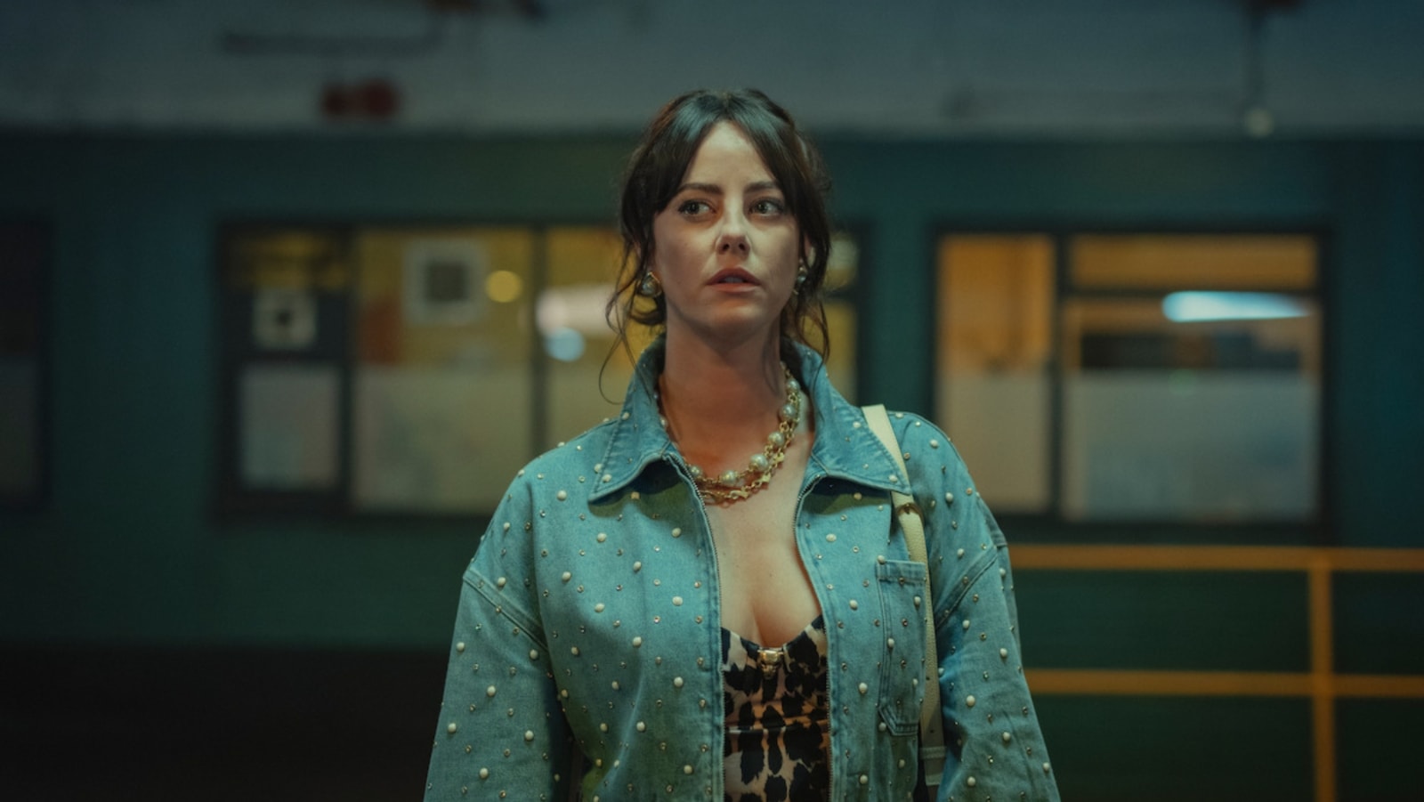 A still from ‘The Gentleman’ Season 2 featuring Kaya Scodelario as Susie (Image Source: Netflix | Photo By: Matt Towers)