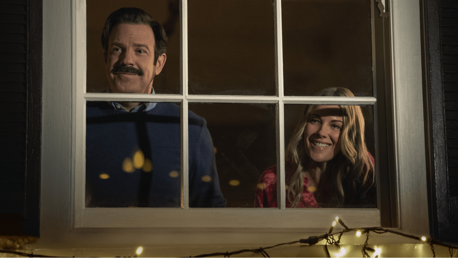 Jason Sudeikis as Ted Lasso and Andrea Anders as Michelle Lasso in ‘Ted Lasso’ Season 4, Episode 6 (Image Source: Apple TV)