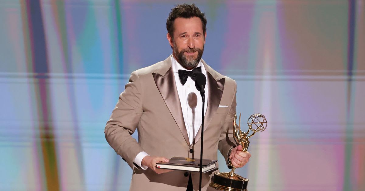 Noah Wyle accepts the Outstanding Lead Actor in a Drama Series Award for