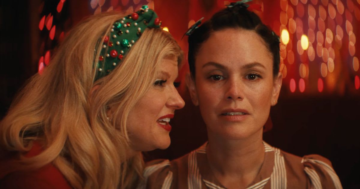 Arden Myrin as Carol Kringle and  Rachel Bilson as Julie Severson in a still from 'Christmas at the Kringles'
