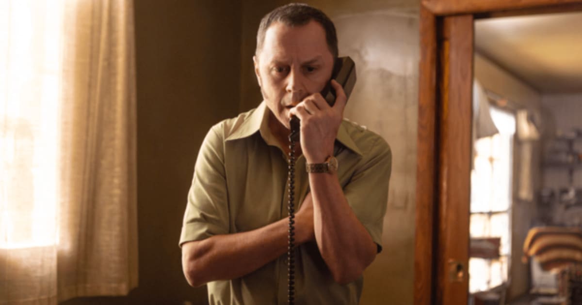 Giovanni Ribisi as hostage-taker Tony Kiritsis in ‘American Hostage’ (Cover Image Source: MGM+)