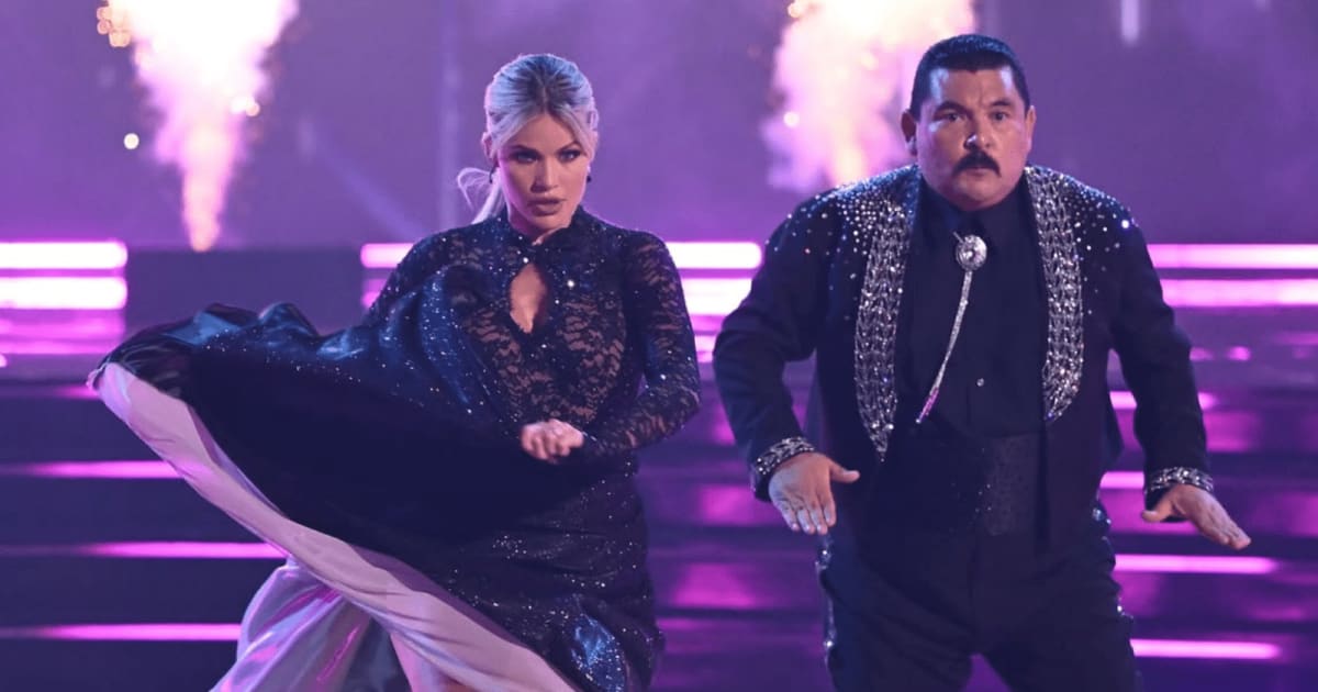 Who went home on 'DWTS' tonight? Viral Hits Night puts three favorites in danger