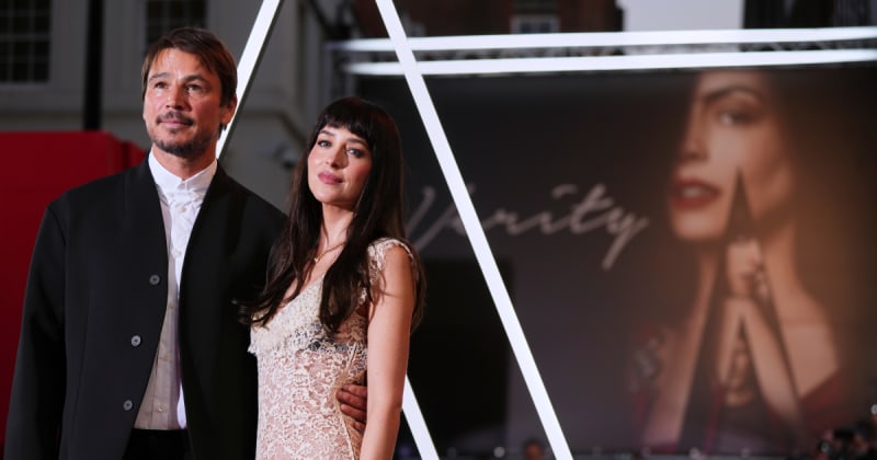 Dakota Johnson reveals she fainted into co-star Josh Hartnett's arms on 'Verity' set