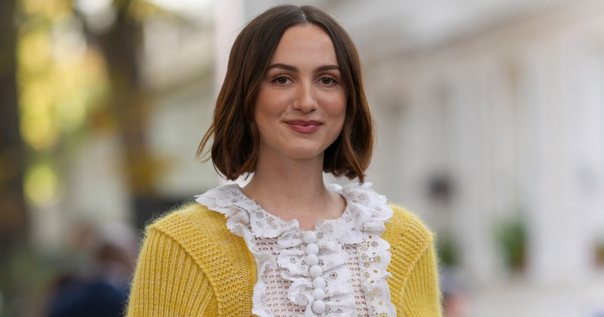 Maude Apatow attends the Chloé Womenswear Spring/Summer 2027 show as part of Paris Fashion Week on October 01, 2026, in Paris, France. (Image Source: Getty | Photo by Edward Berthelot)